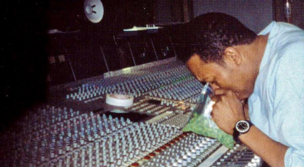 How to Make Early 2000's Hip-Hop Beats Like Dr. Dre & Eminem